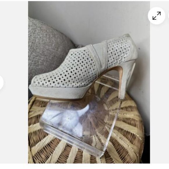 Paul Green Platform Gold 4.5 / 7 Suede Peep Toe Perforated Lazer Cut Out Heels - Picture 3 of 10